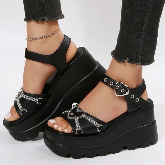 Black Heart & Chain Decor 🔥 Sandals, Punk Open Toe Ankle Strap Wedge - Picture 1 of 5